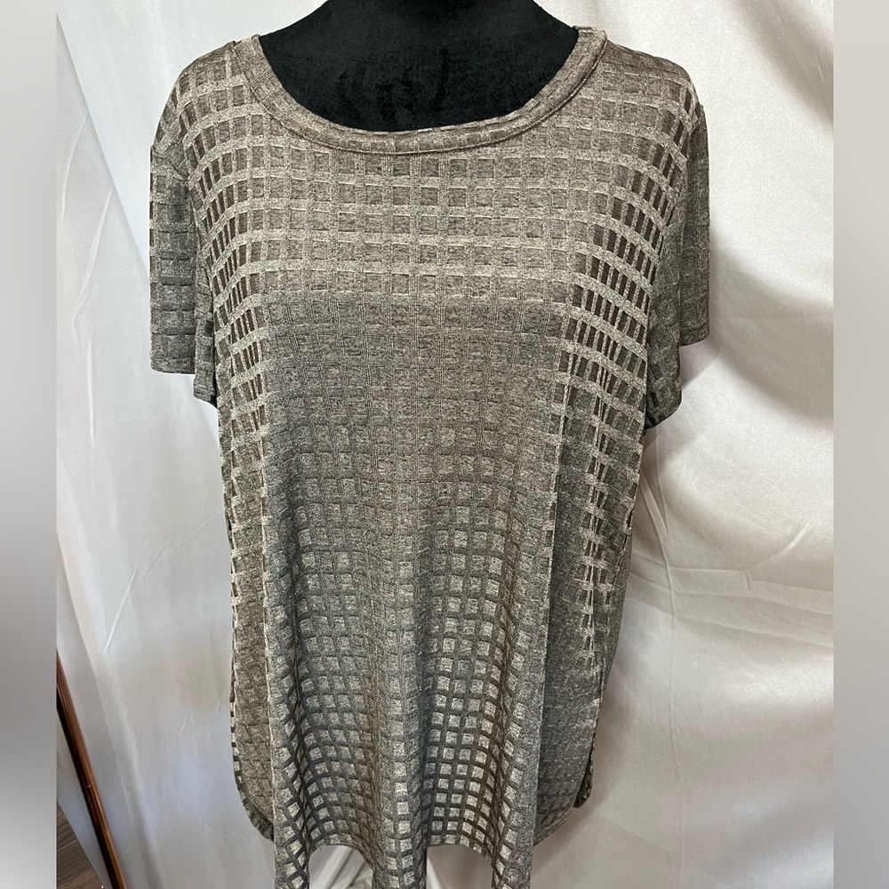 Apt. 9 Tan Boxy Short Sleeve Blouse. NWOT